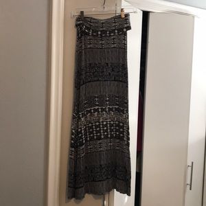 Patterned maxi skirt